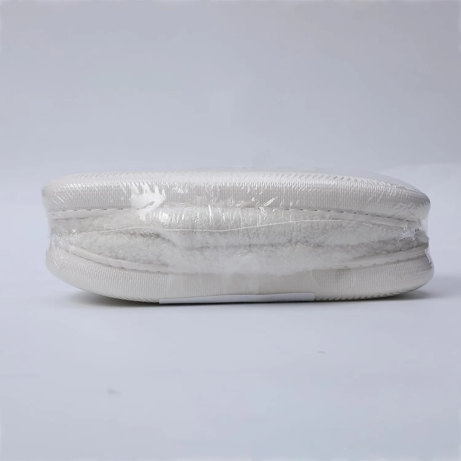 bolukets House Slippers for Women and Men, Retro Soft Warm Fuzzy Cherry Slippers, Casual Couple Fluffy Winter Strawberry Slippers for Indoor Bedroom