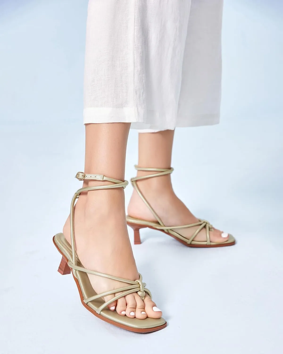 Coutgo Womens Strappy Heels Sandals Thong Gladiator Square Open Toe Low Kitten Heeled Criss Cross Ankle Strap Summer Dress Wedding Shoes