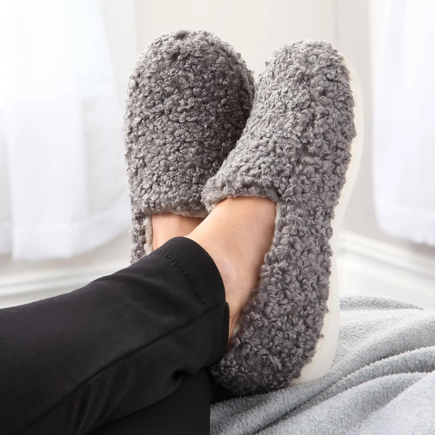 Fruit of the Loom Women's Berber Loafer - Comfy, Memory Foam, Indoor/Outdoor