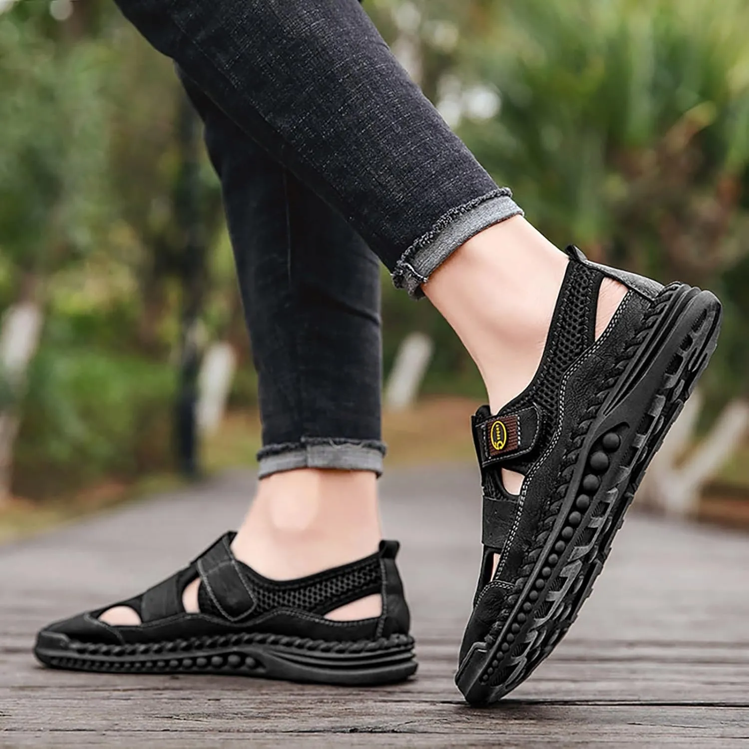 New Men's Outdoor Sports Sandals Casual Anti Slip Hiking Breathable Mesh Men's Arch Support Shoes for Summer