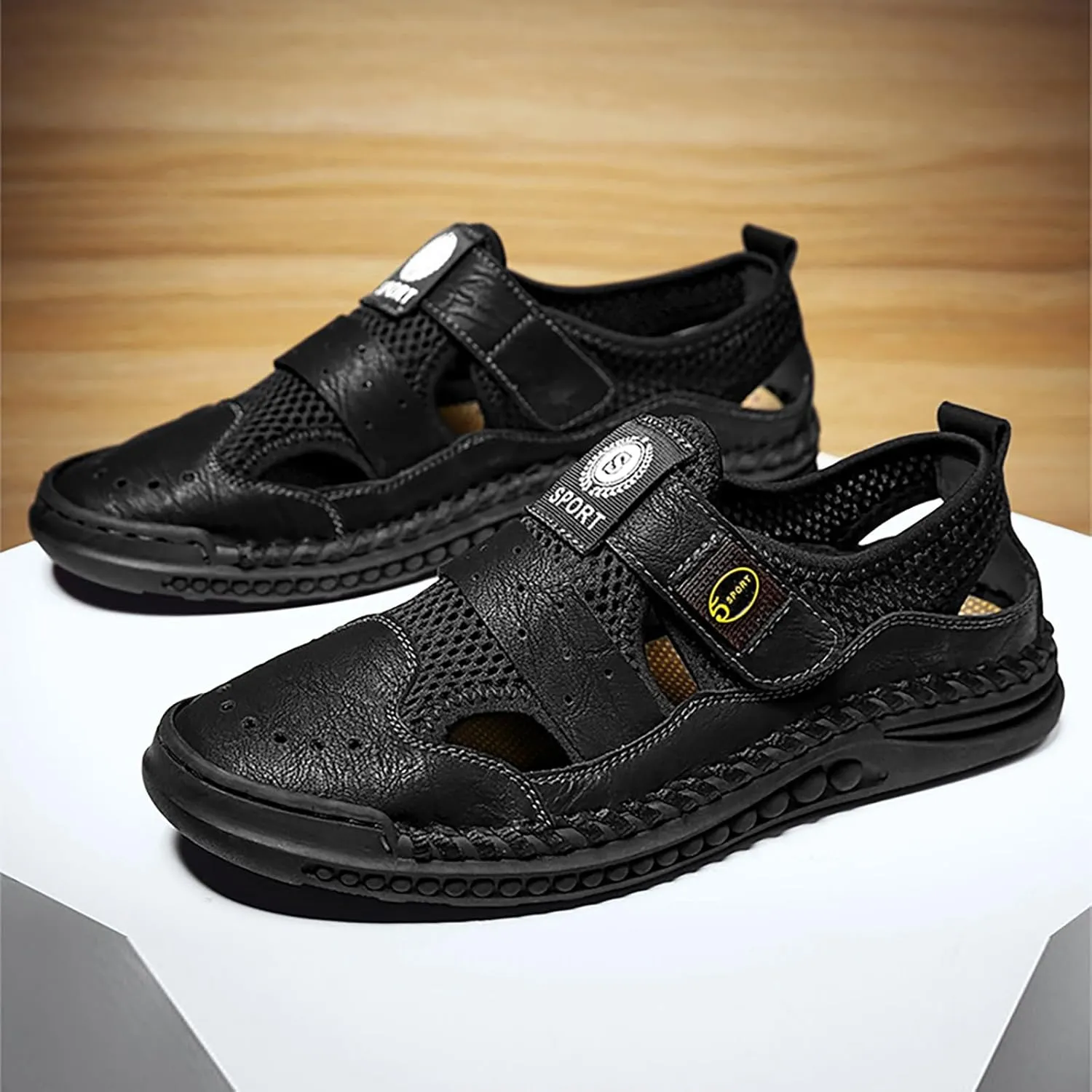 New Men's Outdoor Sports Sandals Casual Anti Slip Hiking Breathable Mesh Men's Arch Support Shoes for Summer