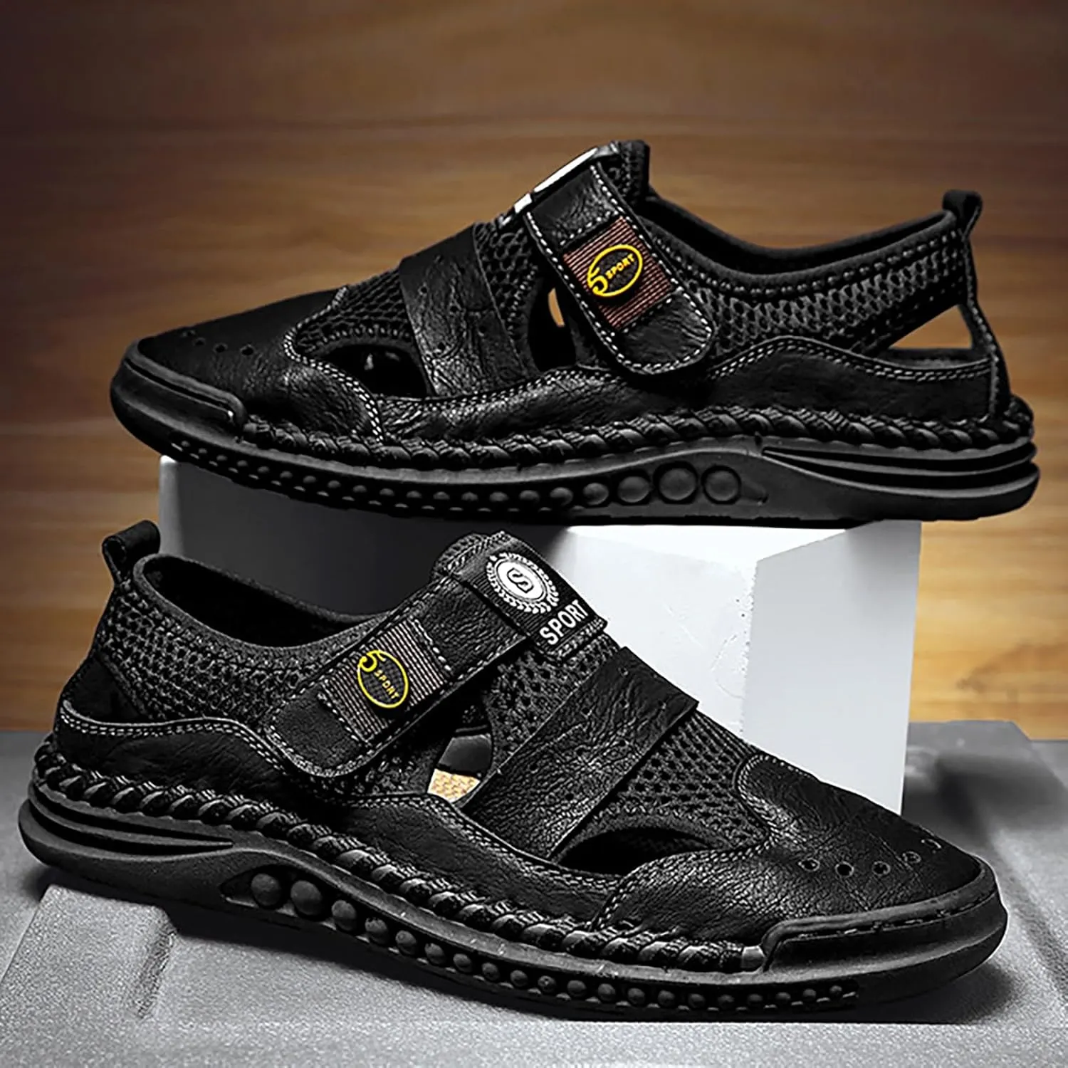 New Men's Outdoor Sports Sandals Casual Anti Slip Hiking Breathable Mesh Men's Arch Support Shoes for Summer
